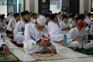 Ditengah Pandemi, Maulid Nabi Muhammad Diperingati dengan Istigosah Bersama
