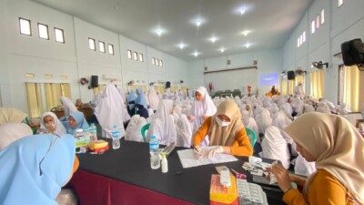 Cerdas dan Sehat: 625 Murid SMPIT-SMAIT As-Syifa Jalani Penyuluhan dan Pemeriksaan Kesehatan