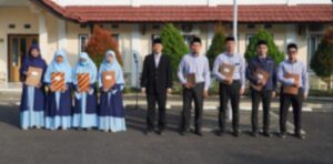 Berkah Qur’an! Guru Tahfidz As-Syifa Jalancagak Lulus Uji Mutqin 30 Juz