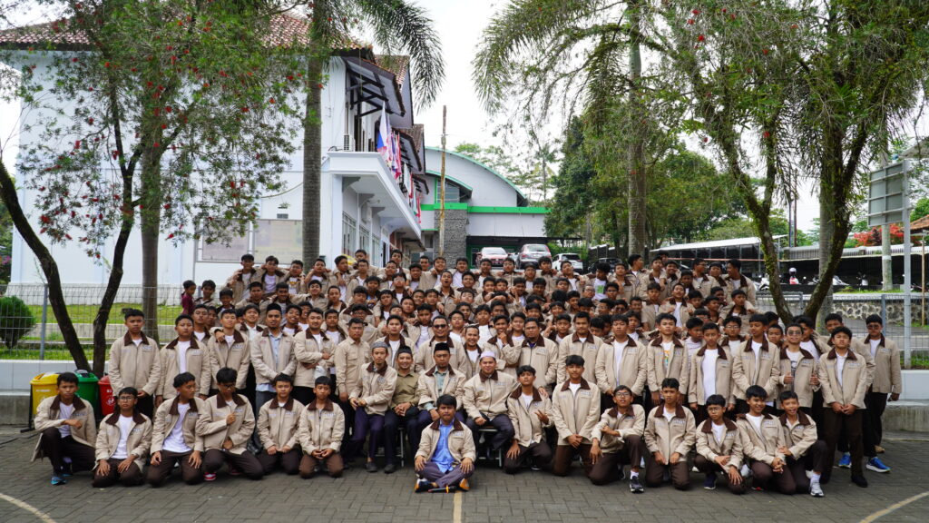 HMD07896 1