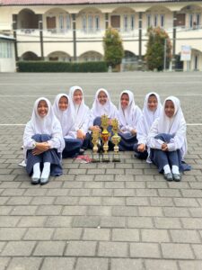 photo 6071199327217978686 w