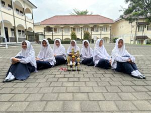 photo 6071199327217978691 w