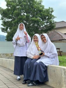 photo 6071199327217978707 w