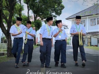 Murid SMP IT As-Syifa Jalancagak Raih Medali di Kejuaraan Renang Water Festival III 2025