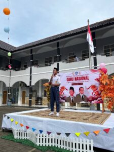 photo 6136417353340750751 w