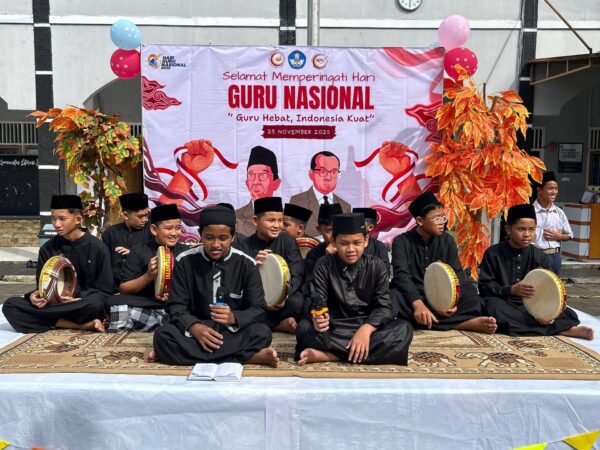 photo 6136417353340750765 w 1