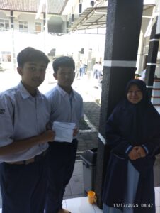 Bersiap Bersinar! Murid Kelas 9 As-Syifa Jalani Pembimbingan Menjelang Presentasi KTI 40 pp2