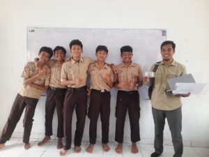 Ujian KTI Kelas 9 SMPIT As-Syifa Jalancagak: Menanamkan Adab Islami melalui Karya Ilmiah dan Presentasi Kreatif 48 uk13