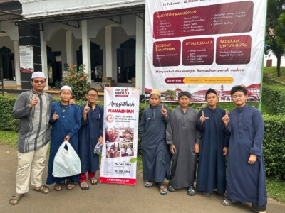 TEBAR TAKJIL: Semangat Berbagi dari Keluarga Besar SMPIT As-Syifa Boarding School 9 photo 6125391369133035480 w