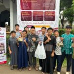 TEBAR TAKJIL: Semangat Berbagi dari Keluarga Besar SMPIT As-Syifa Boarding School 