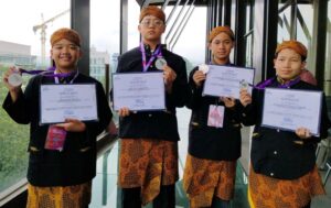 Inovasi Tempat Sampah Pintar Bawa 4 Siswa SMPIT As-Syifa Jalancagak Raih Medali Perak di Ajang ISRC 2026