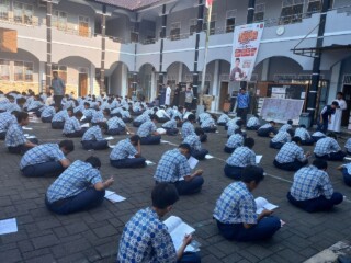 Menembus Batas Negeri Lewat Literasi: Ribuan Siswa Assyifa Ikuti Lomba Literasi Internasional Bersama Hayrat Foundation