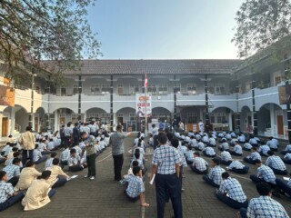 Menembus Batas Negeri Lewat Literasi: Ribuan Siswa Assyifa Ikuti Lomba Literasi Internasional Bersama Hayrat Foundation