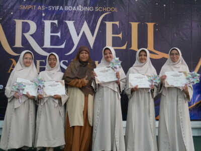 Farewell Kelas 9 Putri