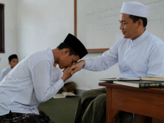 Menembus Jantung Pendidikan Dengan Tiga Pilar Mengubah Jiwa Melalui Keteladanan, Empati, dan Penurunan Ego