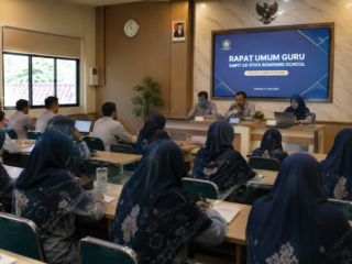 Menguatkan Sinergi, Menyongsong Tahun Ajaran Baru: SMPIT As-Syifa Gelar Rapat Umum