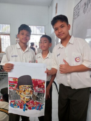 Kreatif dan Peduli Lingkungan, Murid Kelas 8 SMPIT As-Syifa Belajar Membuat Kolase Bertema Indonesia dari Limbah Plastik 7 6064405169992044873
