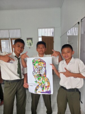 Kreatif dan Peduli Lingkungan, Murid Kelas 8 SMPIT As-Syifa Belajar Membuat Kolase Bertema Indonesia dari Limbah Plastik 16 6066528498743972142