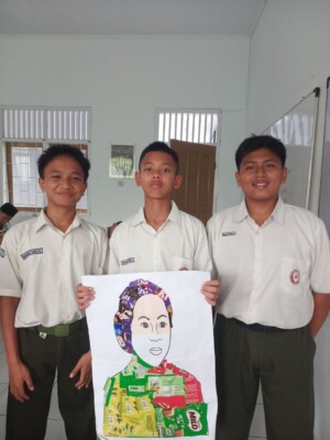 Kreatif dan Peduli Lingkungan, Murid Kelas 8 SMPIT As-Syifa Belajar Membuat Kolase Bertema Indonesia dari Limbah Plastik 17 6066528498743972143