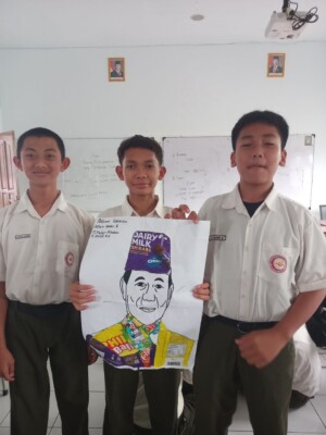 Kreatif dan Peduli Lingkungan, Murid Kelas 8 SMPIT As-Syifa Belajar Membuat Kolase Bertema Indonesia dari Limbah Plastik 18 6066528498743972144
