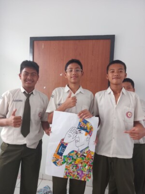 Kreatif dan Peduli Lingkungan, Murid Kelas 8 SMPIT As-Syifa Belajar Membuat Kolase Bertema Indonesia dari Limbah Plastik 13 6066528498743972154