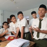 Permainan Tebak Clue untuk Pembelajaran Teks Deskripsi | SMPIT As-Syifa Boarding School