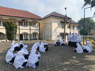 Deskripsi Profesi Lapangan Cara Menyenangkan Untuk Latihan Teks Deskripsi