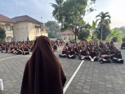 silent reading smpit assyifa