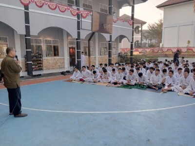Jumat Penuh Keberkahan, SMPIT As-Syifa Boarding School Istiqamah Laksanakan Salat Dhuha dan Motivasi Dhuha