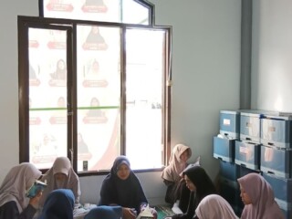 Melampaui Target: Kisah Murid yang Berburu Pahala di Luar Jam Kelas