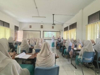 Gerak Ceria, Fokus Meningkat: Senam Otak untuk Kesiapan Belajar Murid