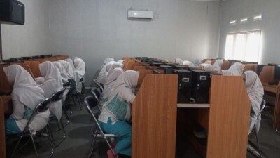 Siap Hadapi TKA, Murid Kelas IX SMPIT As-Syifa Ikuti Try Out Perdana Berbasis CBT 5 to5