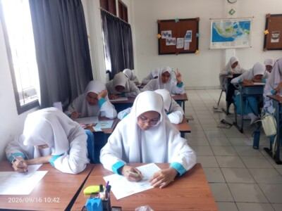 Menjemput Hasil dari Sebuah Ikhtiar, Murid SMPIT As-Syifa Jalani PTS