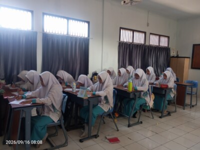Menjemput Hasil dari Sebuah Ikhtiar, Murid SMPIT As-Syifa Jalani PTS 7 pt8