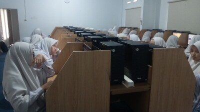 Asah Literasi dan Numerasi, Murid Kelas IX SMPIT As-Syifa Jalancagak Ikuti Try Out 1 TKA Berbasis CBT 5 tot1